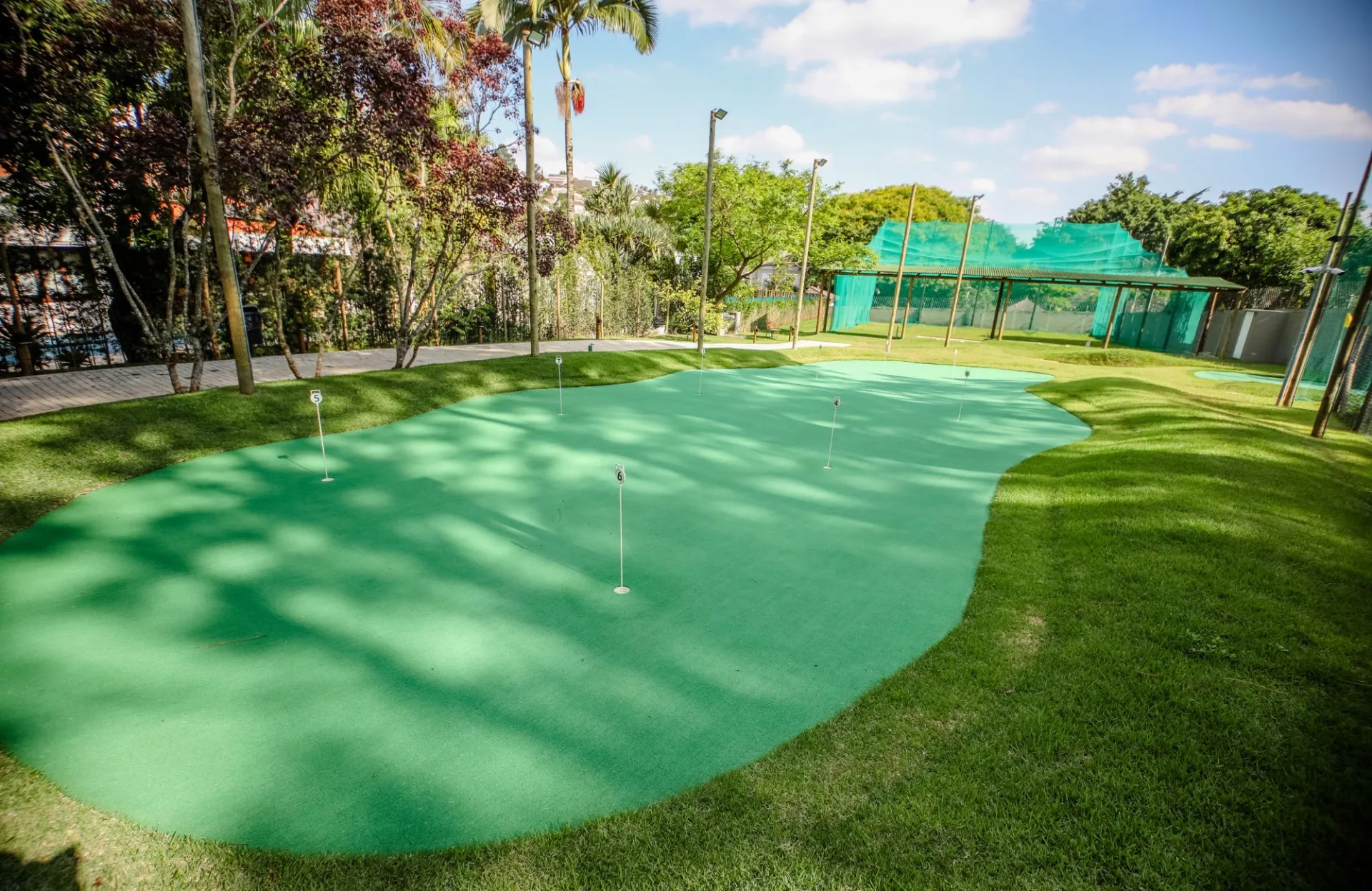 Campo de futebol e áreas esportivas do Residencial 10